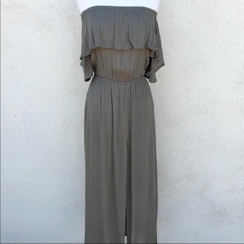 Off-shoulder short romper